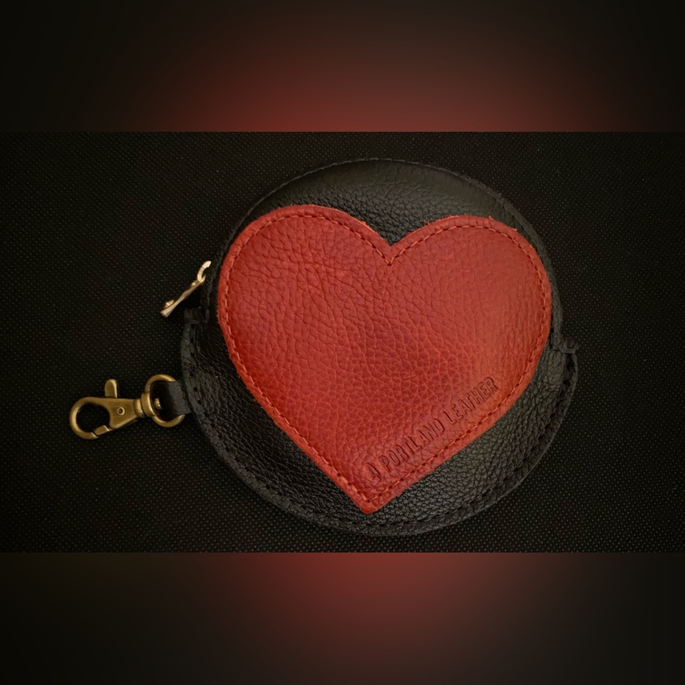 Portland Leather Goods Lover Pouch- Pebble Black.